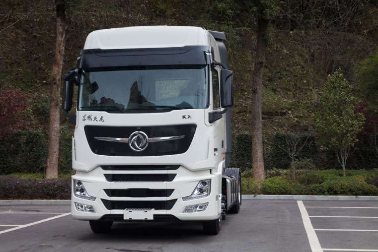 东风天龙旗舰kx660马力牵引车扭矩,600马力东风天龙王者版绿色的