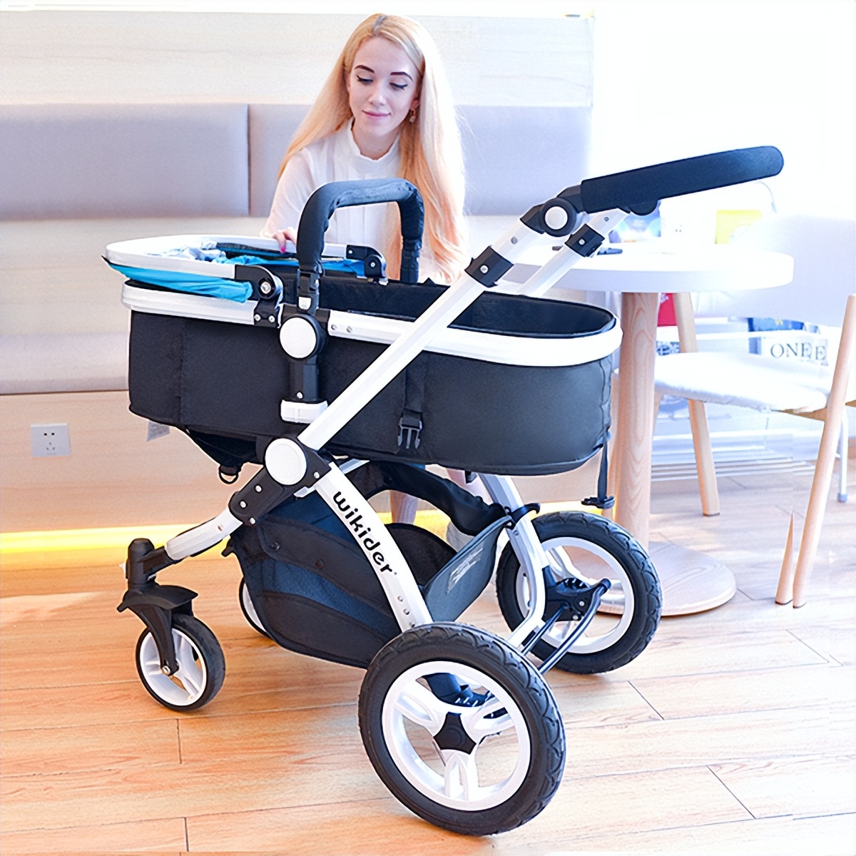 双胞胎婴儿推车哪种实用,婴儿推车和遛娃神器哪个更实用