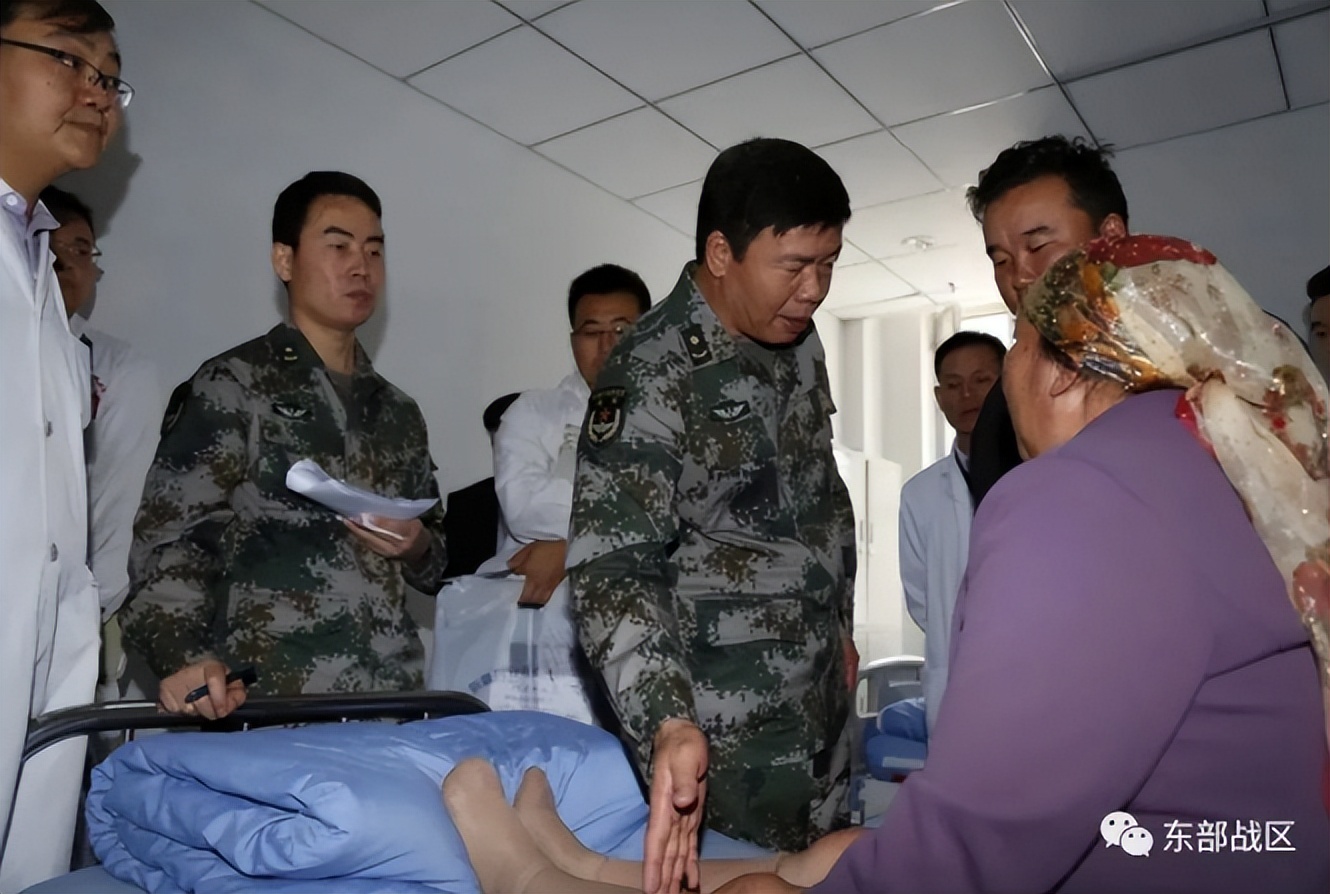 12年前军医悄悄为患者“塞红包”,如今感动厦门、荆州两座城