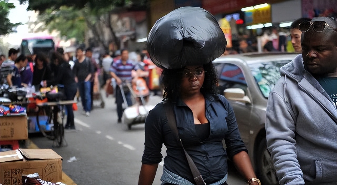 广州黑人泛滥，“黑二代”随处可见，如何治理？日本做法值得借鉴