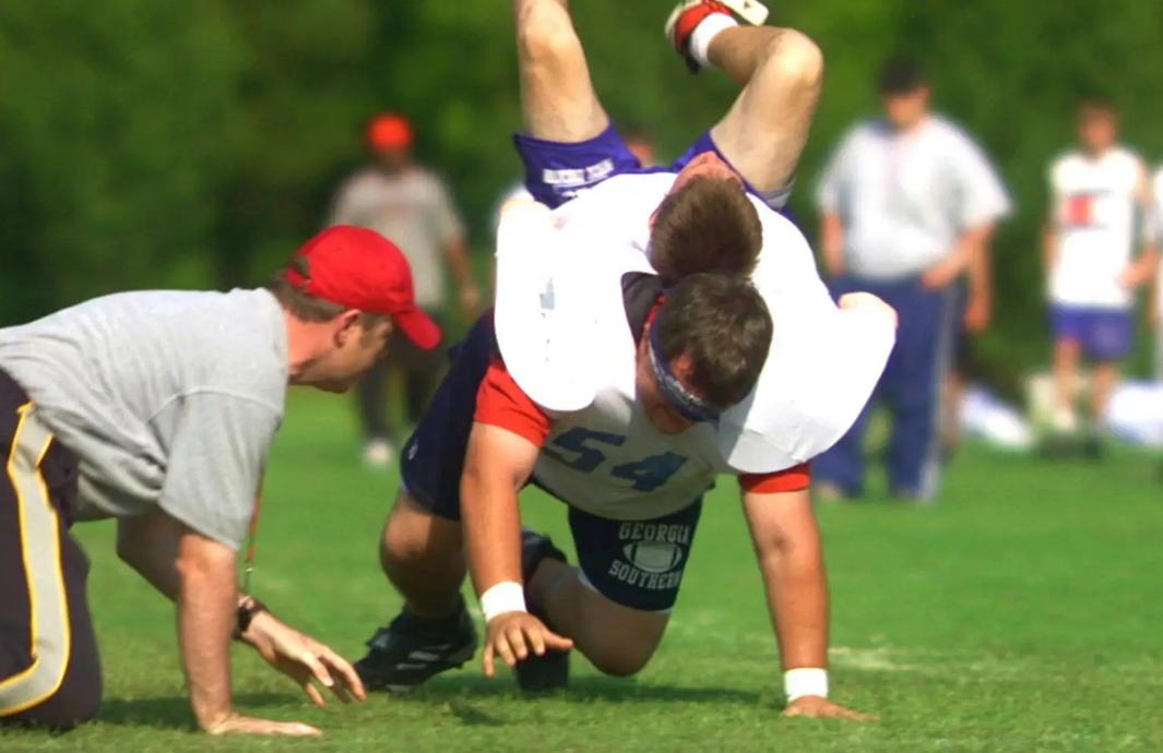 10部适合中小学生暑假学英语的励志英文电影告别手机点燃学习热情