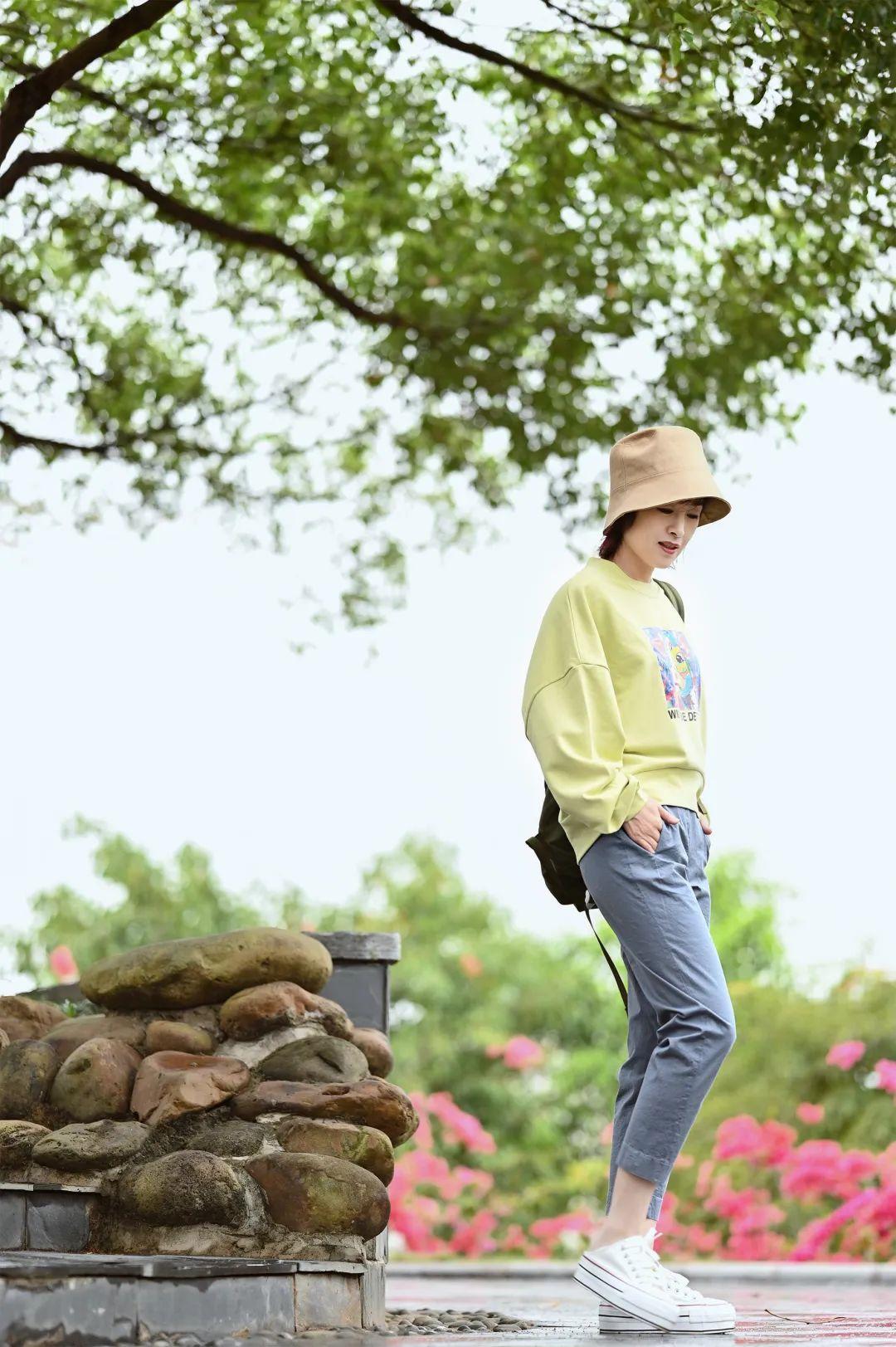 7大技巧卫衣这样穿搭最显瘦,好看的卫衣穿搭技巧