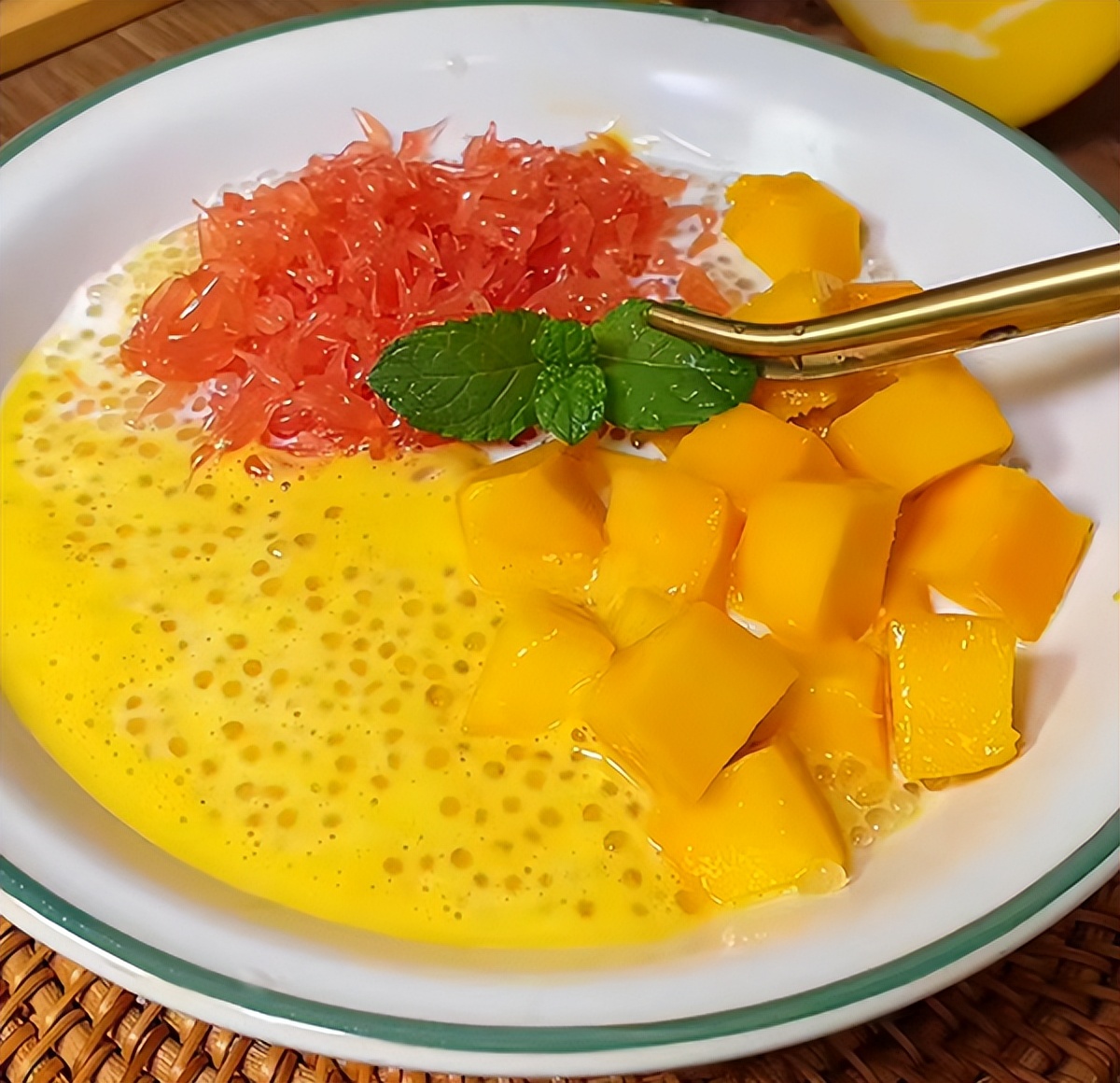 杨枝甘露做法简单又好喝,在家做杨枝甘露甜品