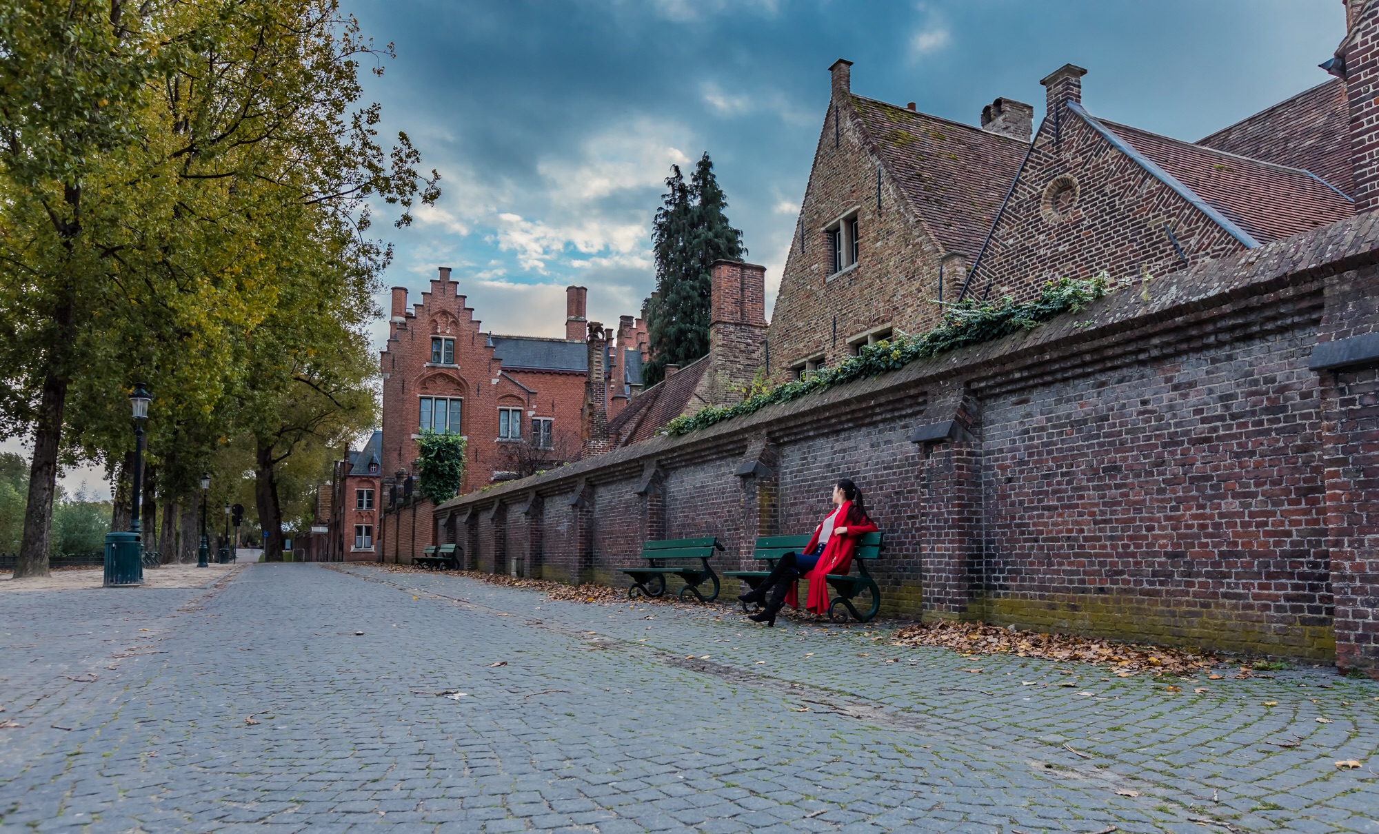1997年,男子给活猪纹身,还把猪皮卖给了香奈儿,一张猪皮赚51万