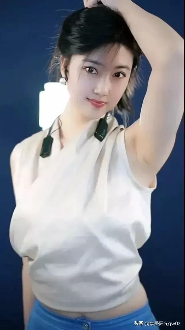 俏丽若三春之桃什么意思以及造句,俏丽如三春之桃清素如九秋之菊