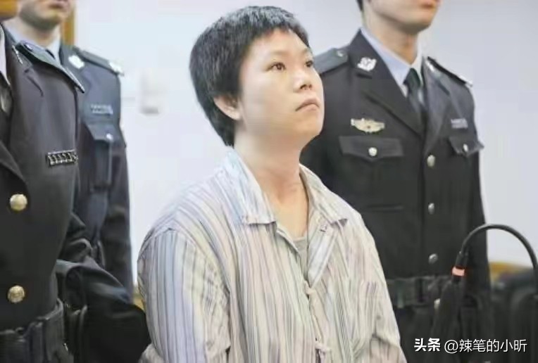 被泼硫酸毁容的16岁少女,十六岁花季少女被泼硫酸