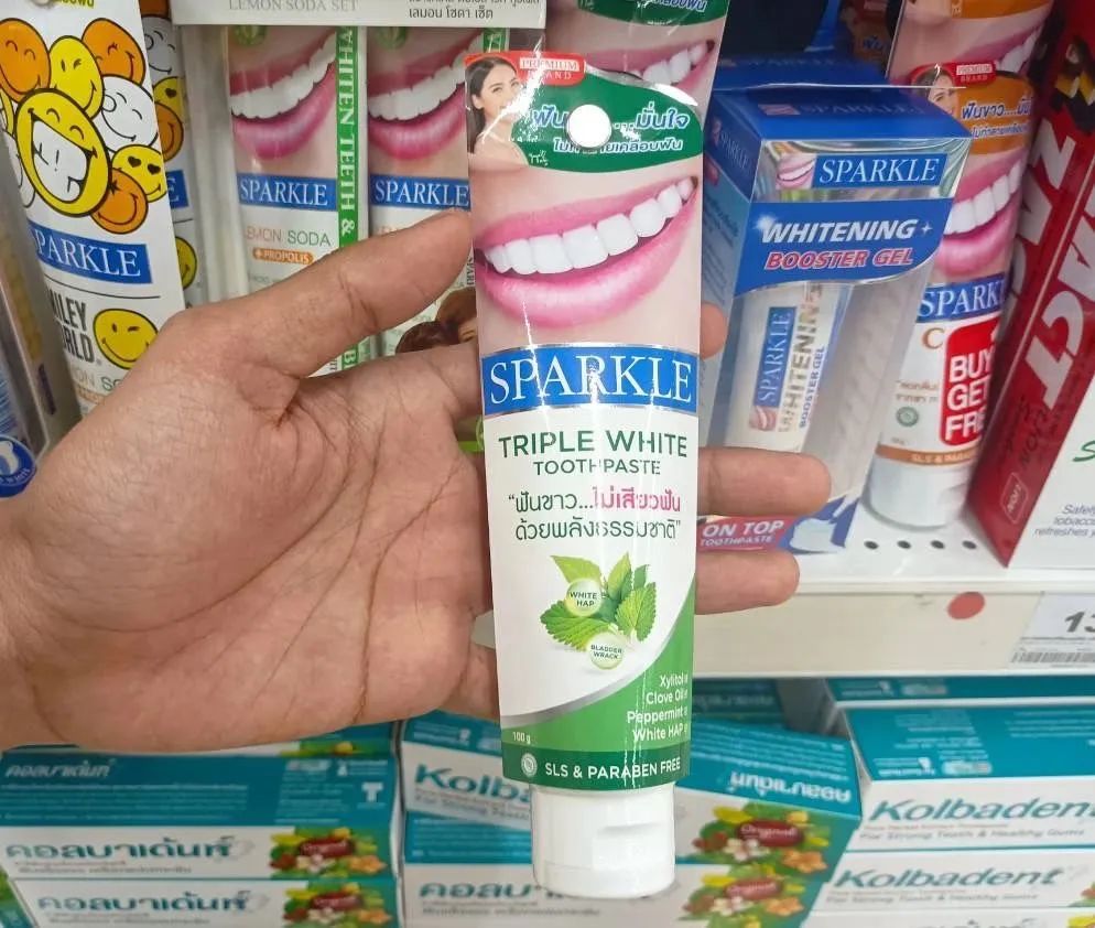 泰国值得买的一款牙膏,泰国丁香草本美白牙膏