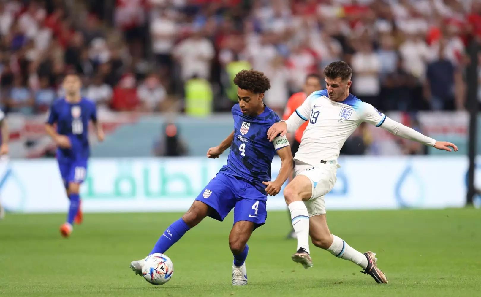 还有王法吗？英美疑似踢假球，想要做掉伊朗，小组赛*药火**味十足