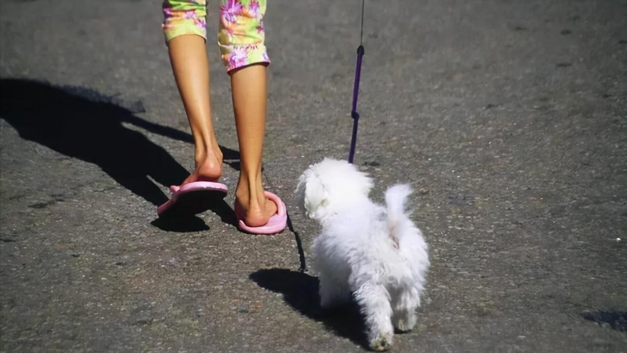 宝宝鞋跟外侧轻微磨损,鞋跟外侧磨损严重是足外翻