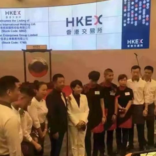 一个女孩从服务员到月入2万,从一个服务员到现在身价百万的她