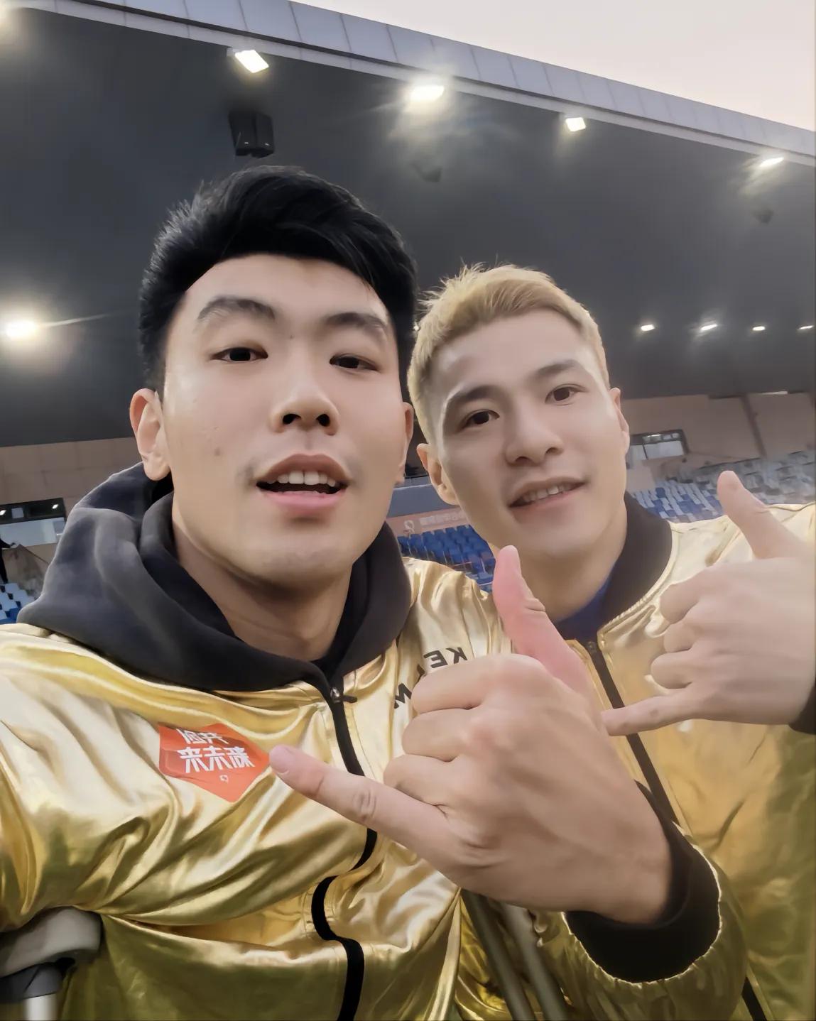 夺冠的背后就是分崩离析,夺冠因伤退役