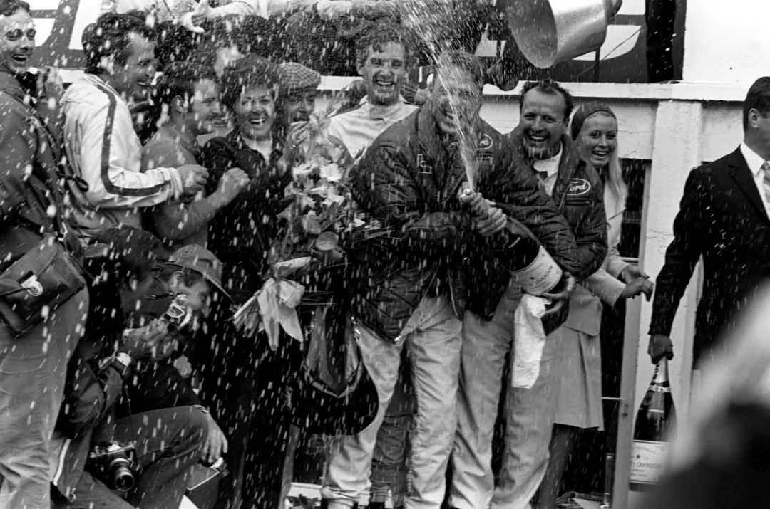 庆祝为什么用香槟,庆祝为什么要开香槟