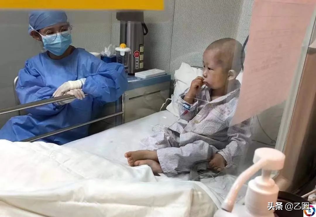 小孩一直高烧39到40度不退怎么办,小孩子发烧40度一直不退是为什么