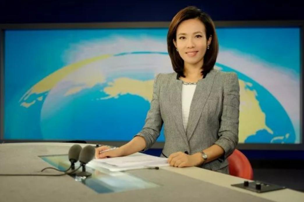 央视主播宝晓峰的老公,宝晓峰央视主持人简介