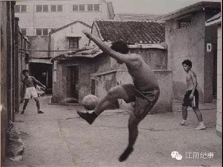 回顾女足夺冠之路,女足夺冠足球学校