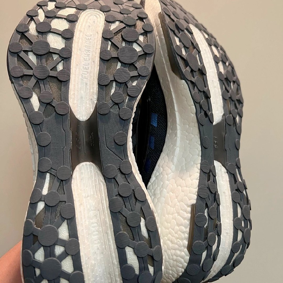 耐克阿迪最好的一款跑鞋,阿迪最高端的跑鞋是哪款