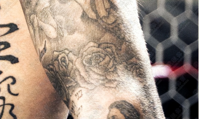 内马尔和梅西的纹身,梅西被内马尔拉去纹身