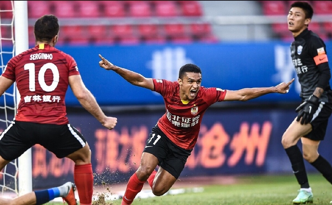 长春亚泰对天津津门虎贝里奇欢呼,萨布里奇近况如何