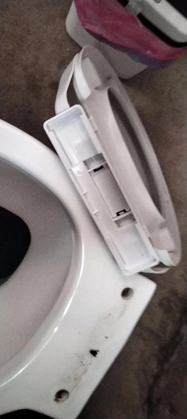 坐便器圈及盖的安装方法,马桶坐便器盖的安装方法