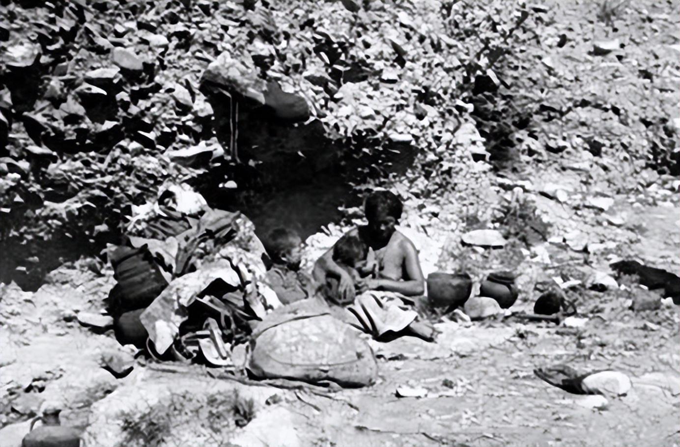 *藏西**解放前有多黑暗？虔诚信徒沦为祭品，农民一出生就是奴隶