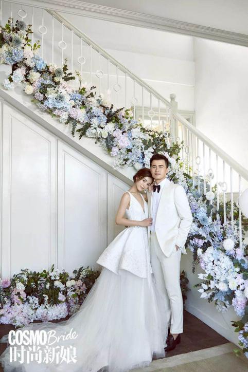 不失清新文咏珊白色礼服,《消失的她》文咏珊剧照