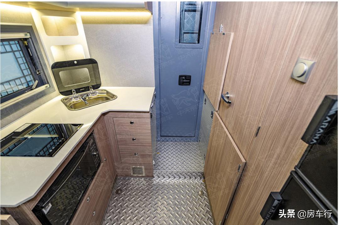 价格低的b级越野房车,顶级超重型越野房车蓝牌