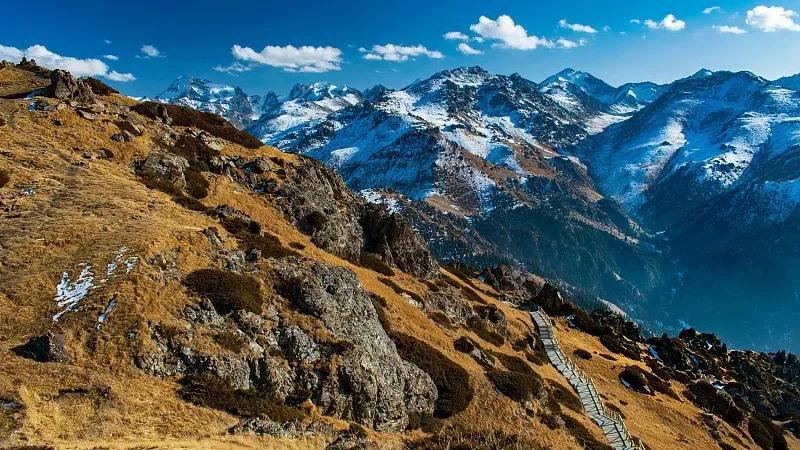 关于新疆天山天池的传说,神奇的美丽天山天池