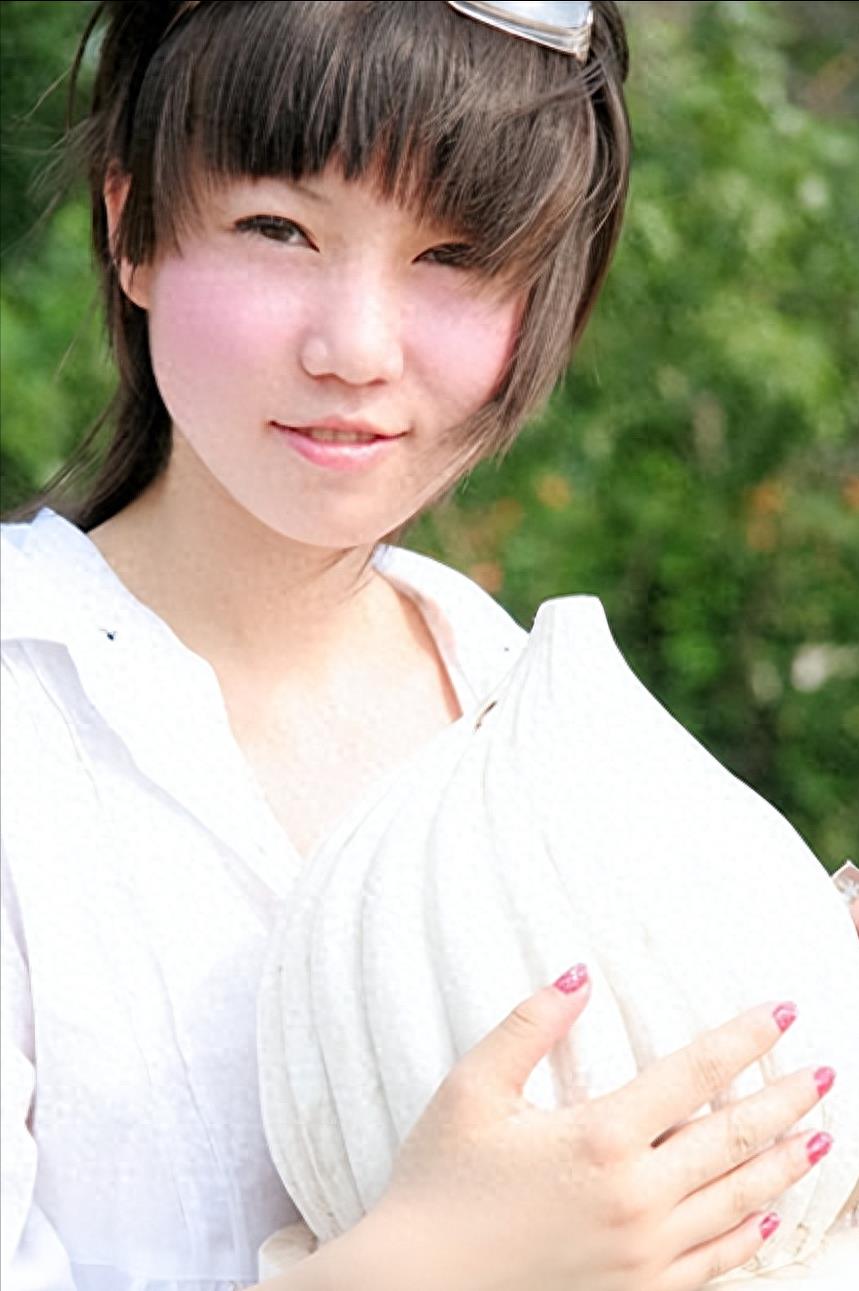 “最红裸模”*筱雨张**：22岁时拍写真火爆全网，如今将近40岁仍单身