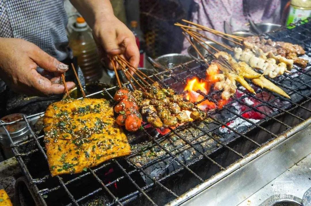 刚刚，我把月入2万元的烧烤店关掉了：表面风光，辛酸自己知道