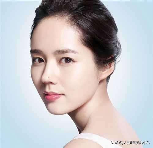 女人脸上有哪三大特征不显老,年纪越大越好看的脸部特征