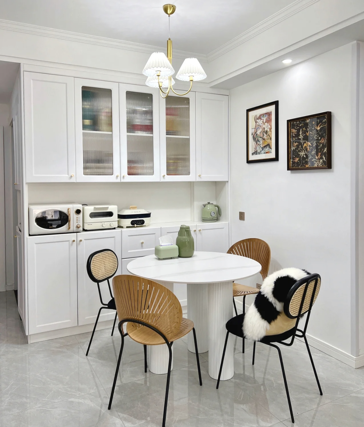 客餐厅搭配法则这三点一定要牢记,客餐厅的表选方形还是圆形