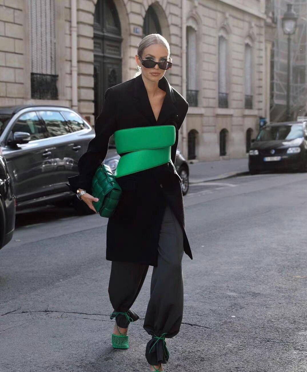 大衣穿搭女秋冬高级感收腰,秋冬不臃肿长款