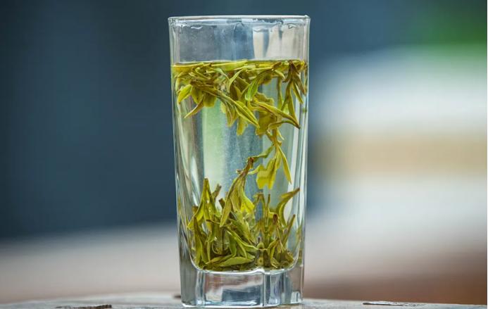 中年人喝茶有什么忌讳,老年人喝茶这8个禁忌最好要当心