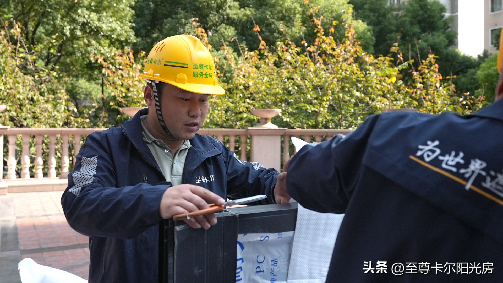 第一次穿上工作服真正意义,一件工作服带来的温暖