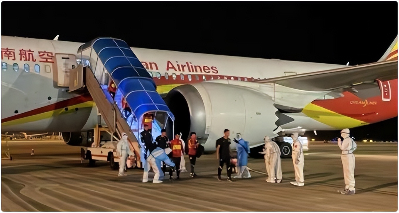 国足蛀虫李铁:罪行不止敛财上亿,戴罪立功曝光足坛背后*b大**oss