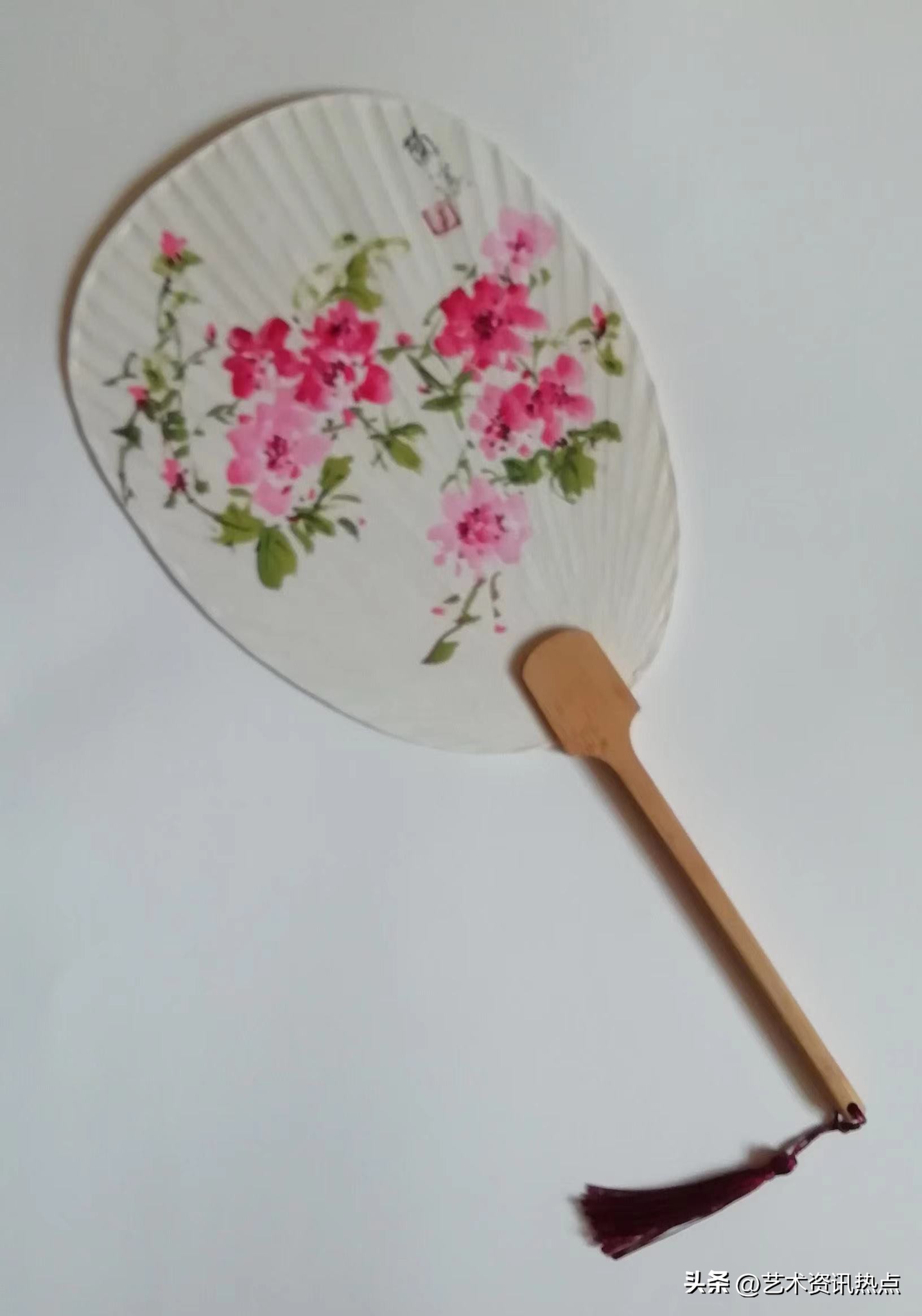 名家推荐|画家李维娜，惟妙惟肖婀娜多姿之芙蓉图