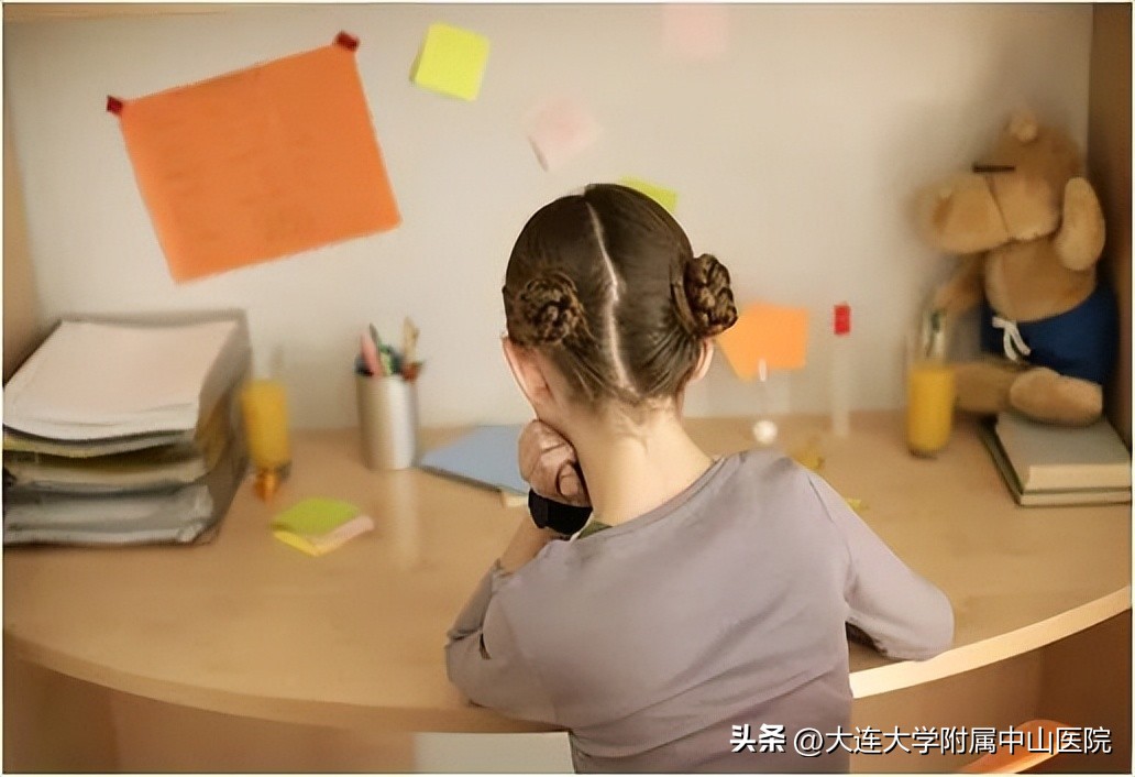 脊柱侧弯康复训练直播回放,脊柱侧弯体态矫正封闭训练营