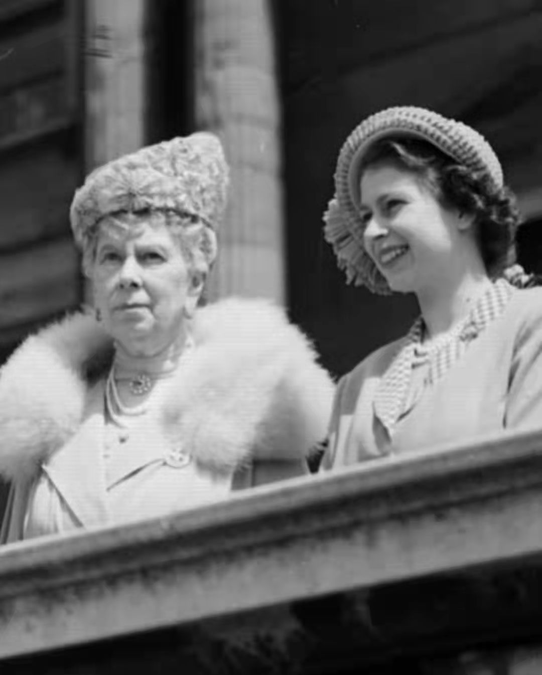 英国女王的胸针,英国皇室御用胸针