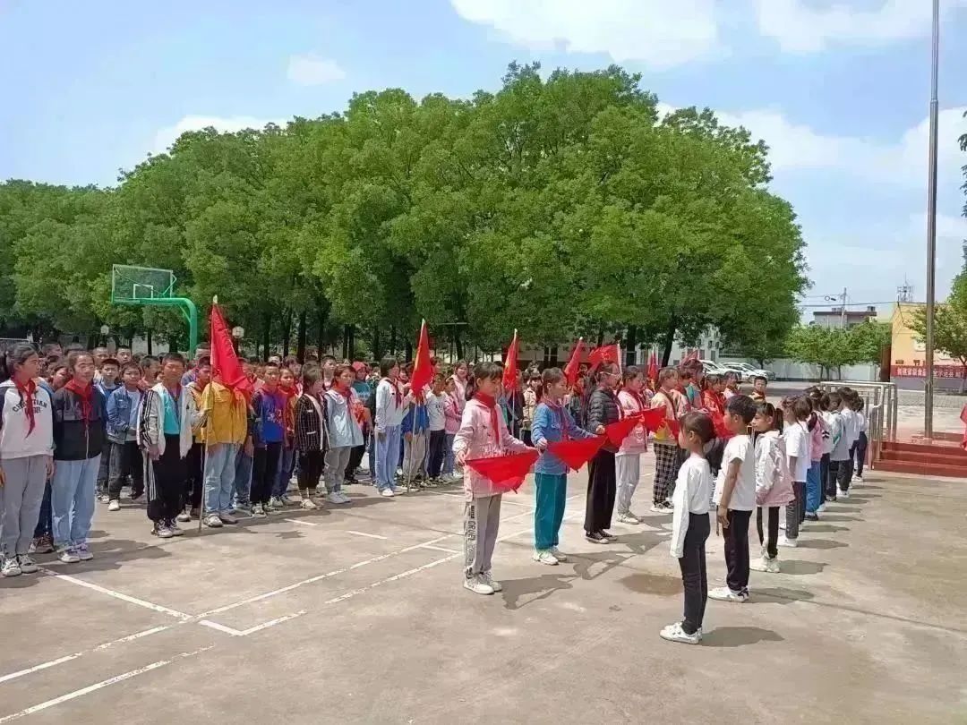 学习二十大，争做好队员|富平县各级少先队组织开展少先队员入队仪式暨庆“六一”文艺汇演主题活动
