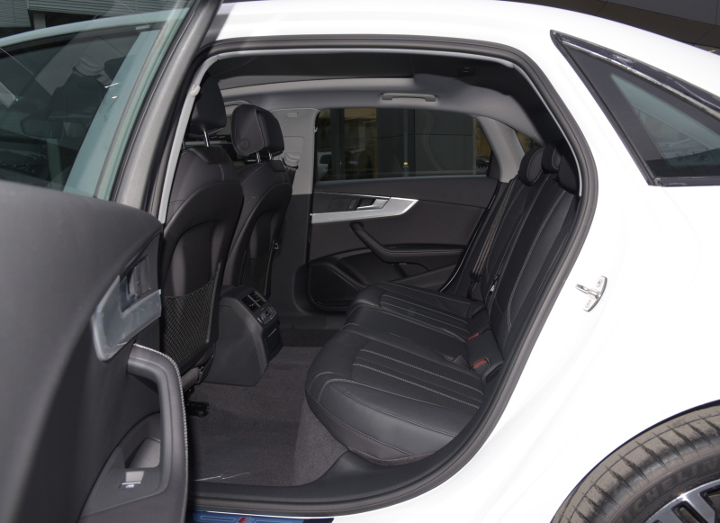 奥迪a4l体验2021,体验2018奥迪a4l45quattro