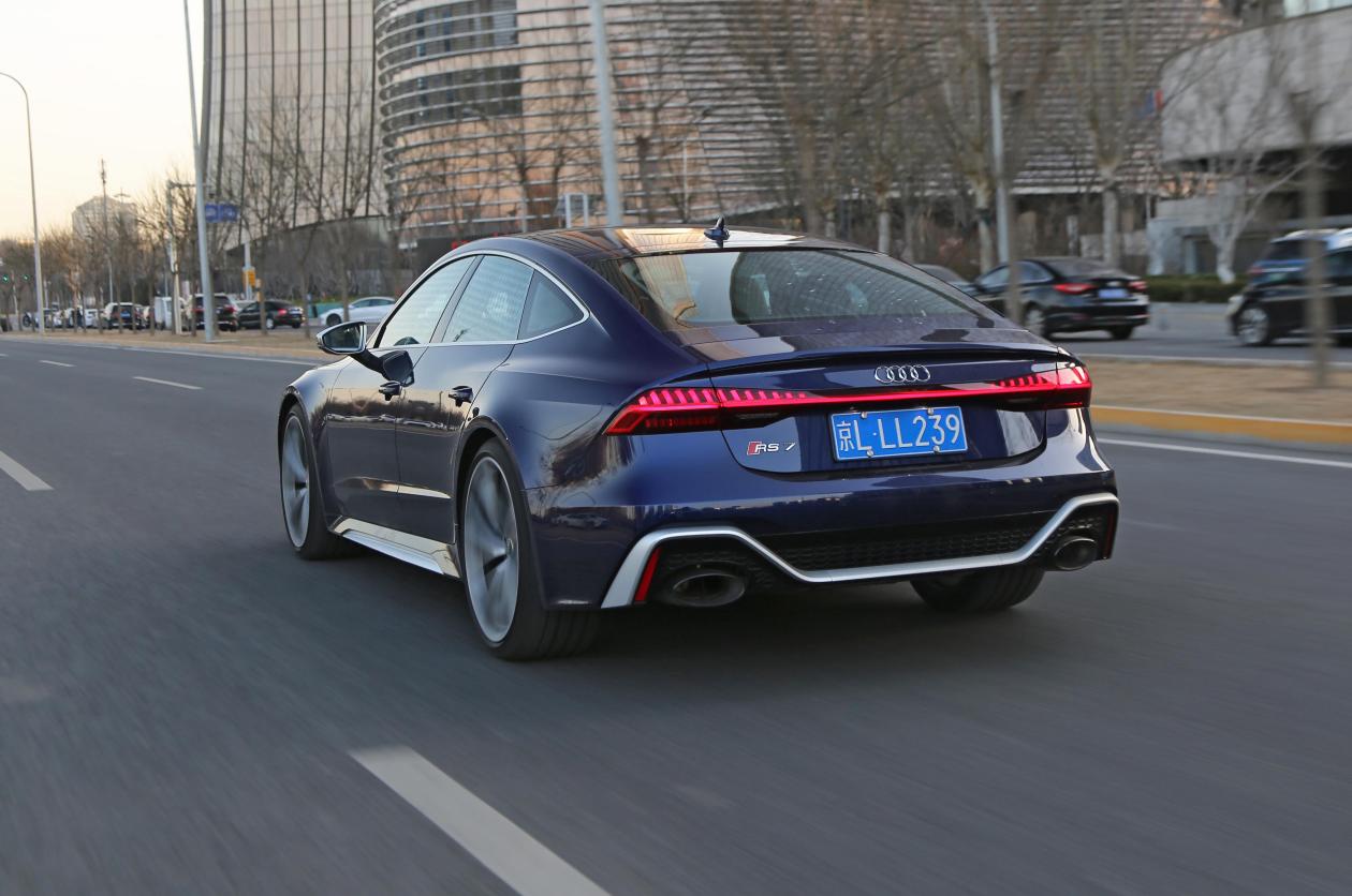 奥迪rs7高端大气是成功男士的首选,新款奥迪rs7sportback