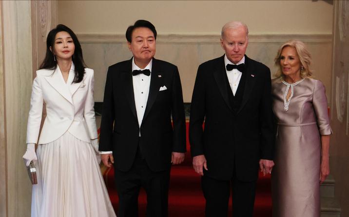 韩第一夫人,韩国第一夫人闪耀亮相国宴