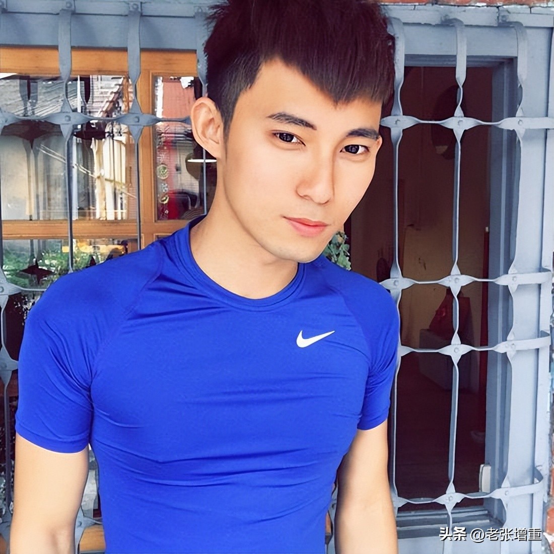 瘦子练肩最好动作,瘦子健身房里如何练肩膀