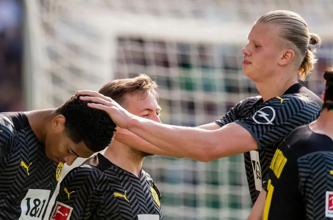 英格兰传奇球星,18岁英格兰颜值小将