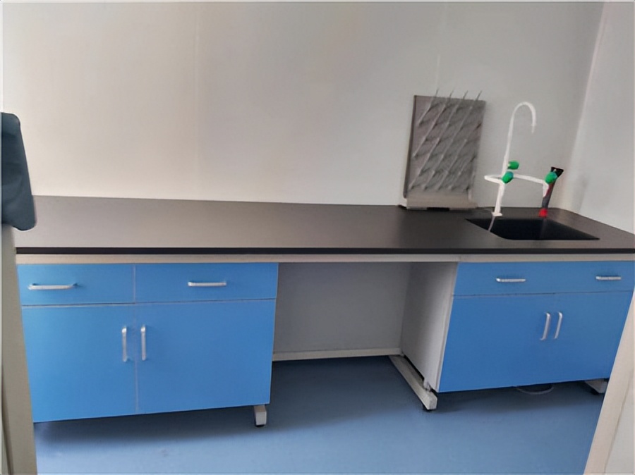 实验室操作间的家具如何配置,实验室器皿柜怎么摆放