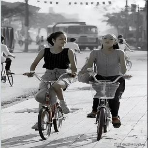 日军日记：*安妇慰**不服从管教，我很愤怒，用*刀刺**插入她的*体下**