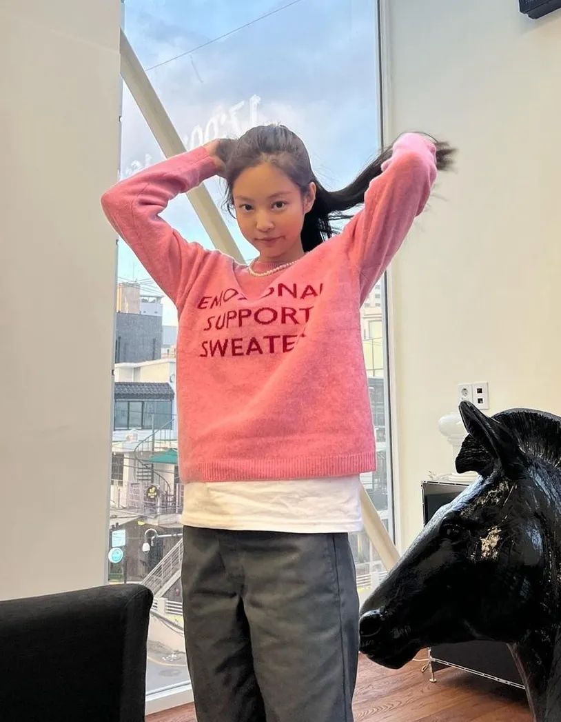 lisa最近同款粉色,lisamv绝美镜头粉色