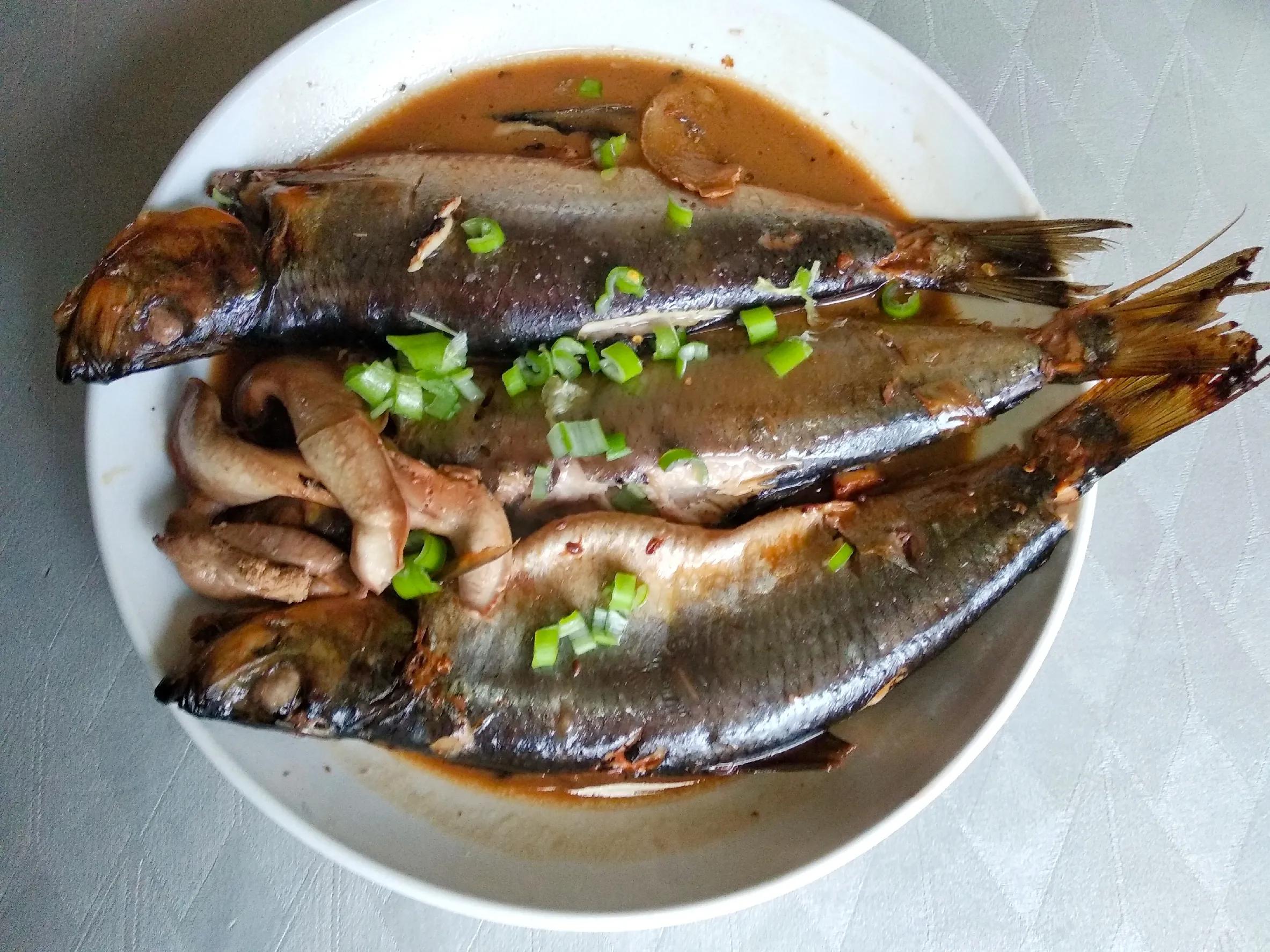 夏天吃海鱼，内行专挑这5种，肉鲜不腥无法养殖，摊主都夸是行家