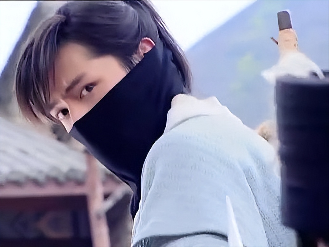 若能把胡歌从神坛上拉下来，那必然是极好的