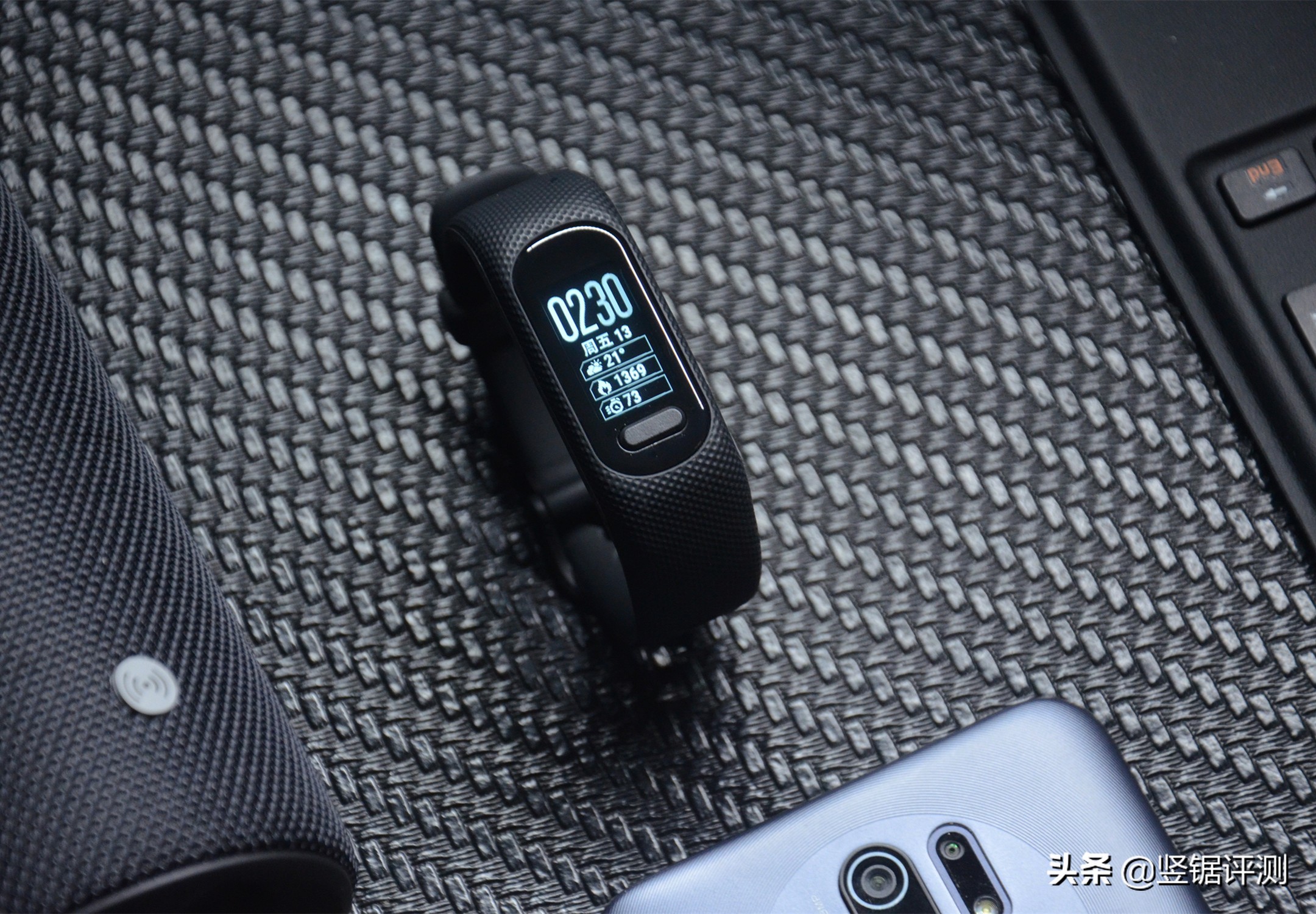 佳明手环4和5哪款好,garmin佳明vivosmart运动手环